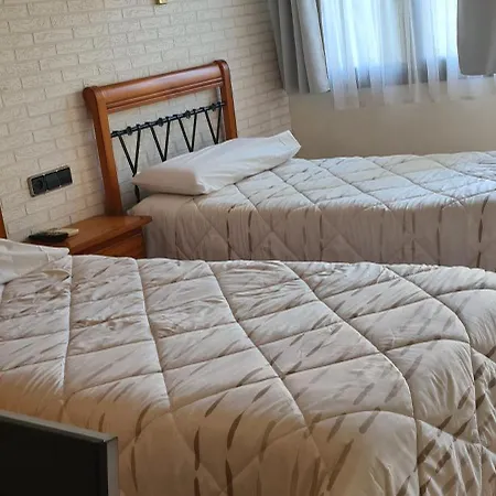 Hostal Mont-Rock-3